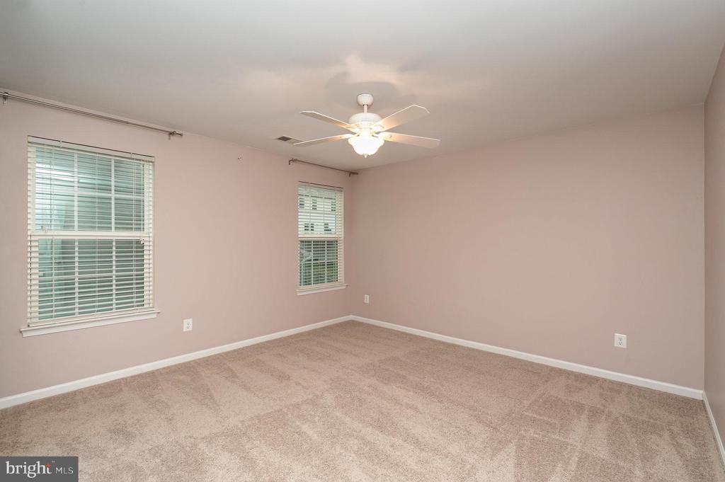 25 BAYSIDE DRIVE