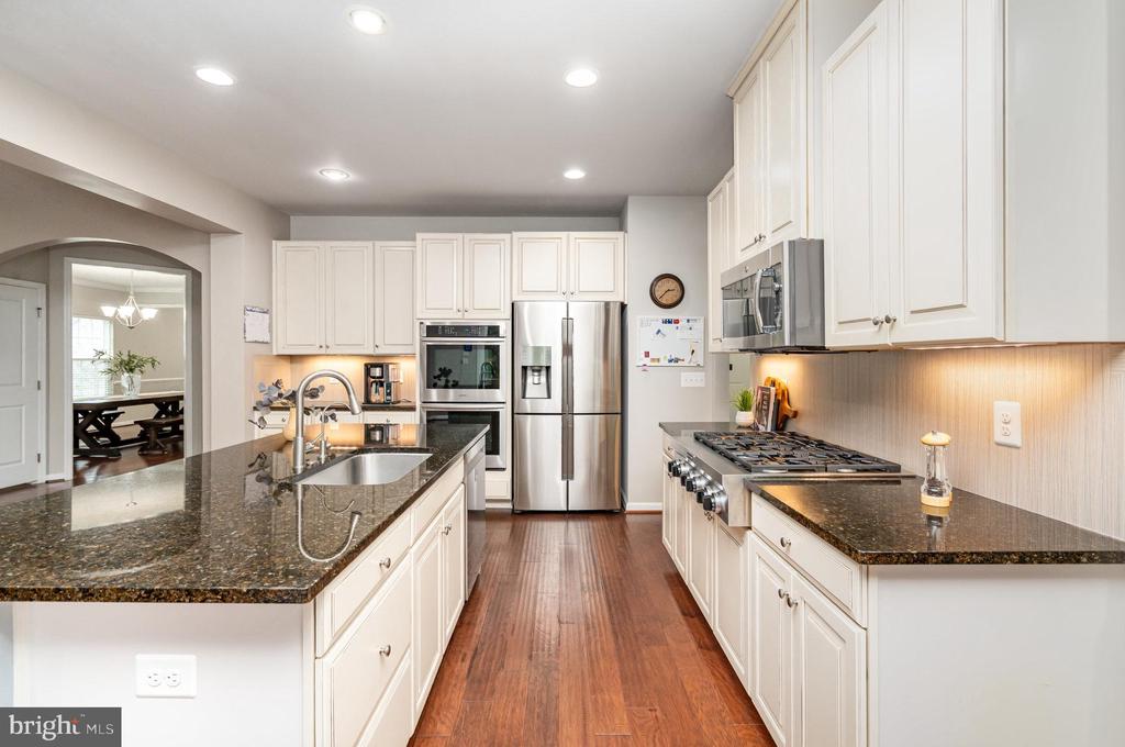 25 BAYSIDE DRIVE