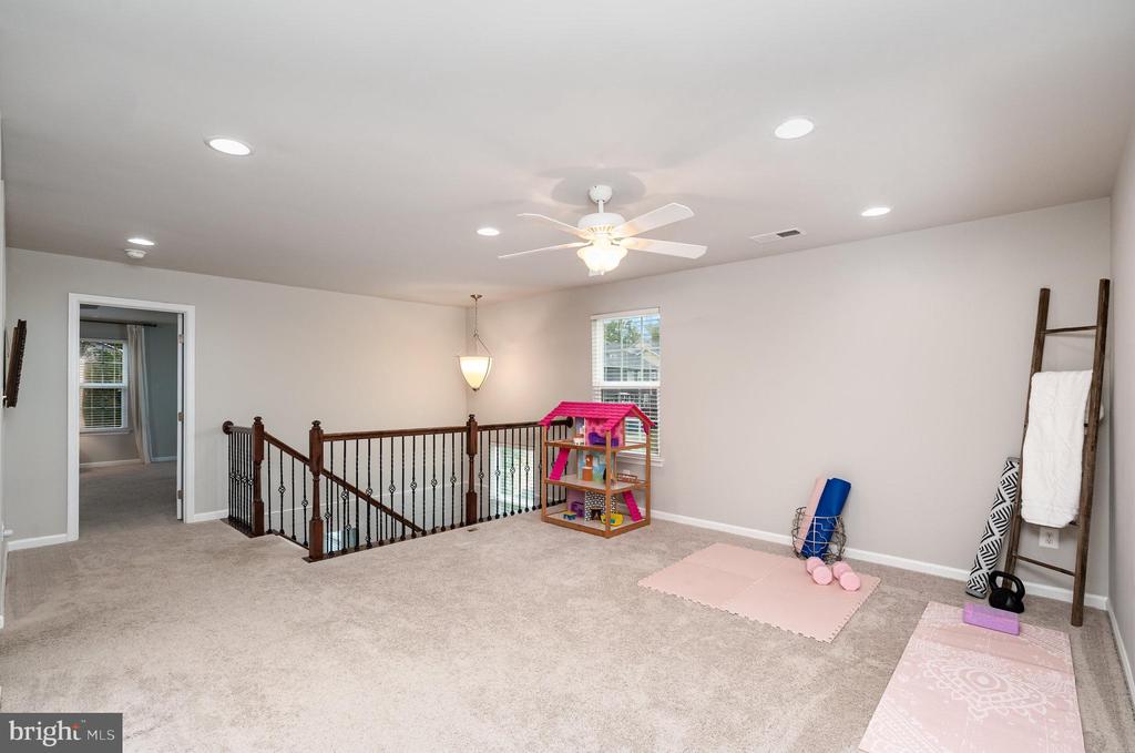 25 BAYSIDE DRIVE