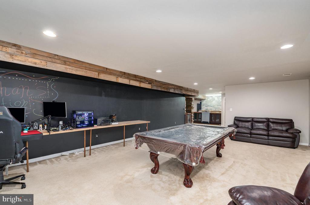 25 BAYSIDE DRIVE