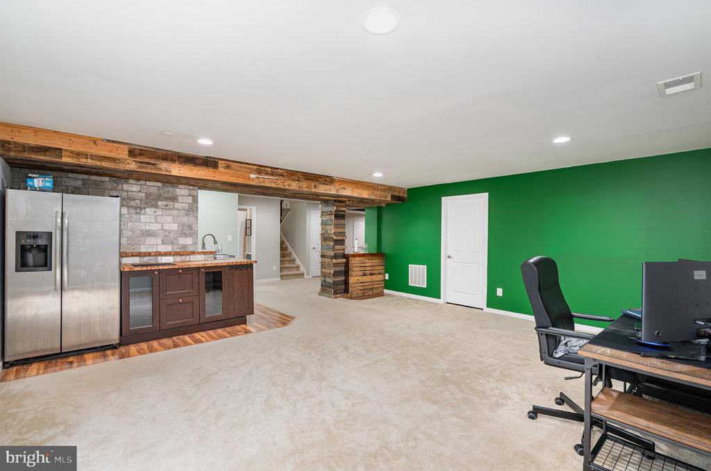 25 BAYSIDE DRIVE