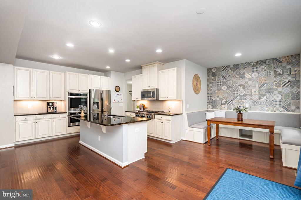 25 BAYSIDE DRIVE