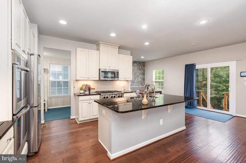 25 BAYSIDE DRIVE