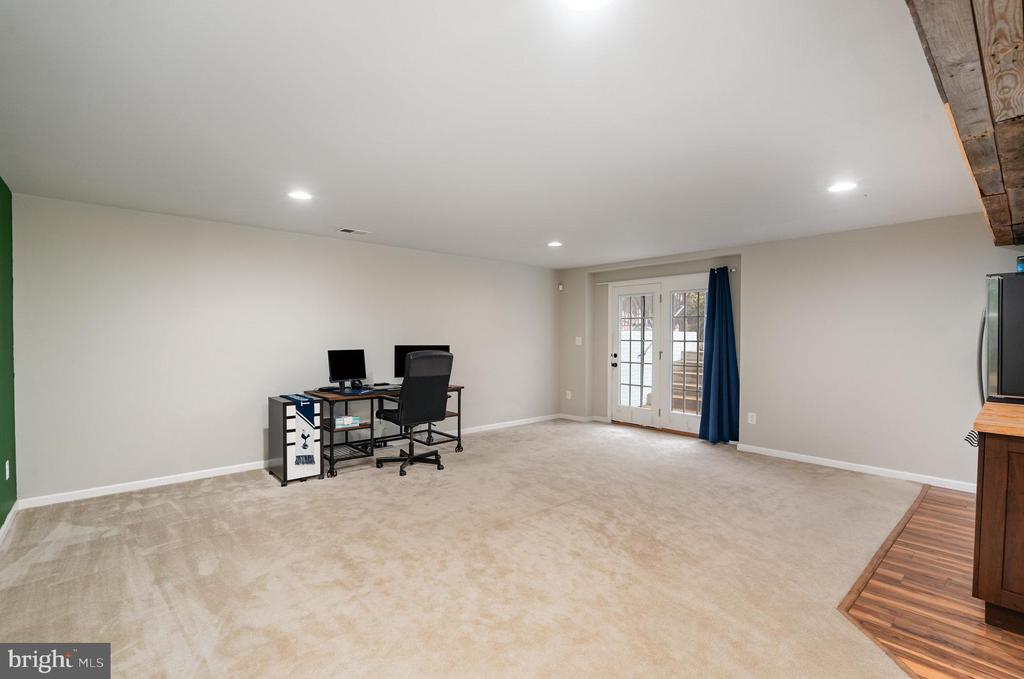 25 BAYSIDE DRIVE