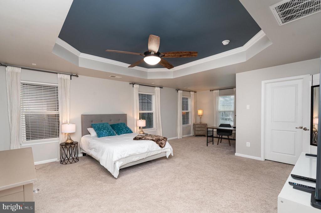 25 BAYSIDE DRIVE
