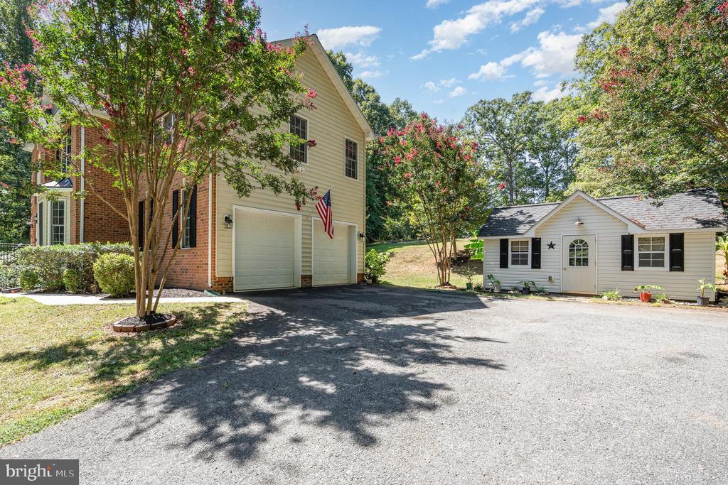 137 SEQUESTER DRIVE