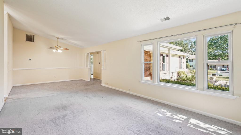 12 VISTA WOODS ROAD