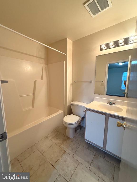32 WHITE PINE CIRCLE 203