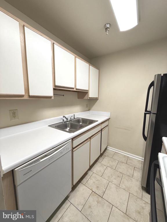 32 WHITE PINE CIRCLE 203