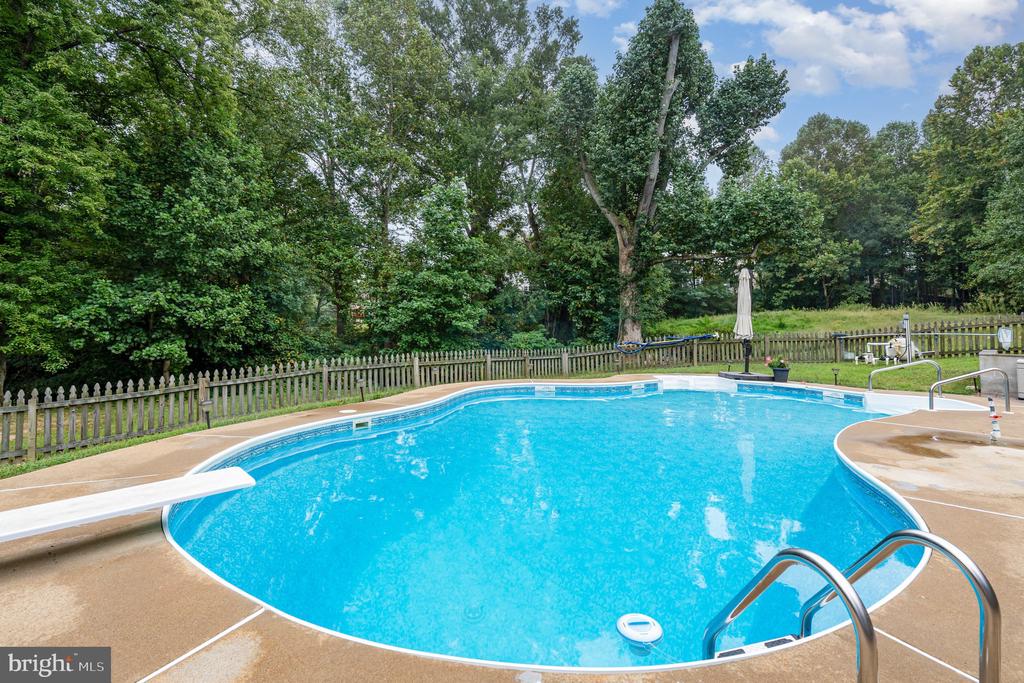 14 FALLING WATER COURT