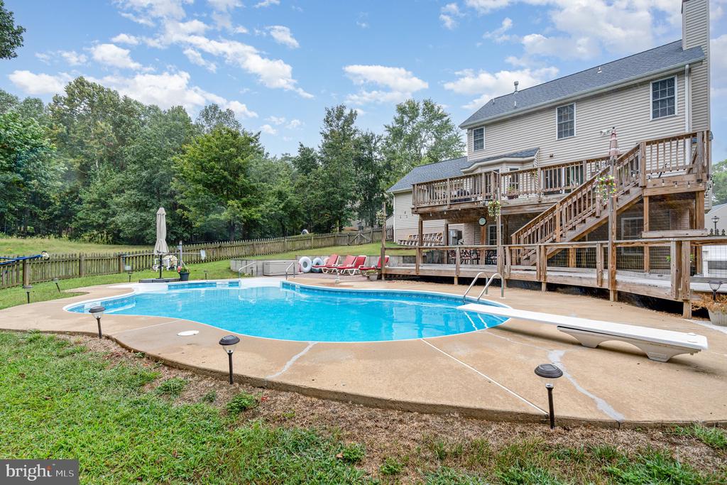 14 FALLING WATER COURT
