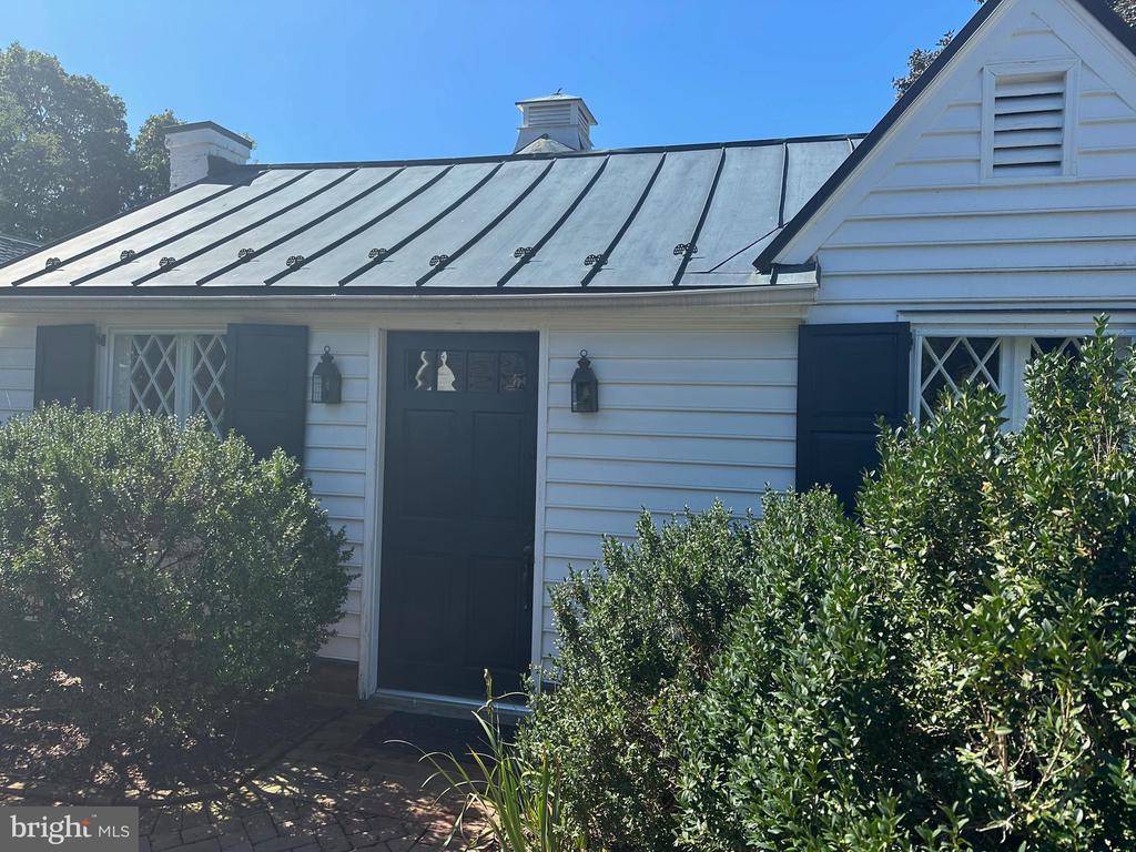 11 CHATHAM HEIGHTS ROAD