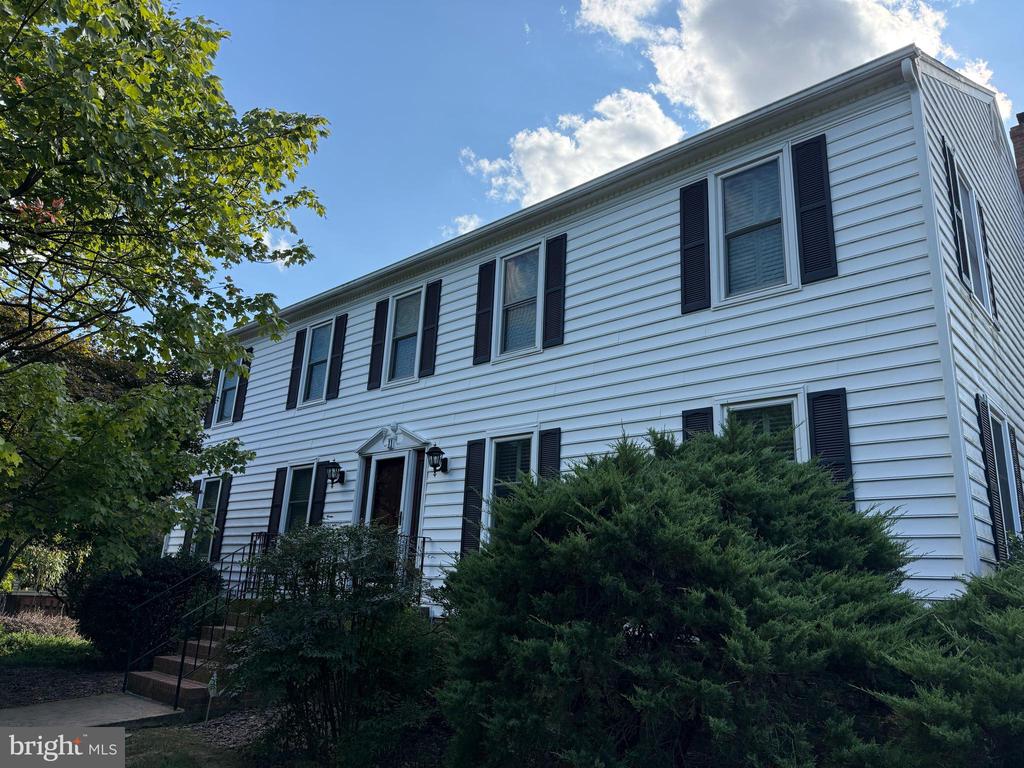 11 NORTH POINTE