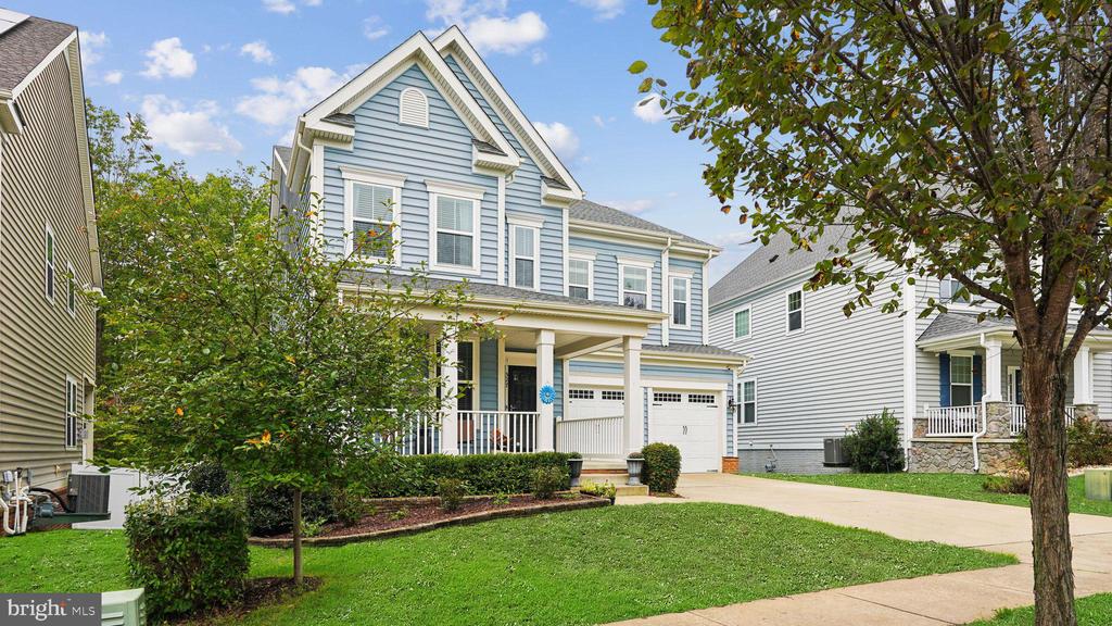 527 APRICOT STREET