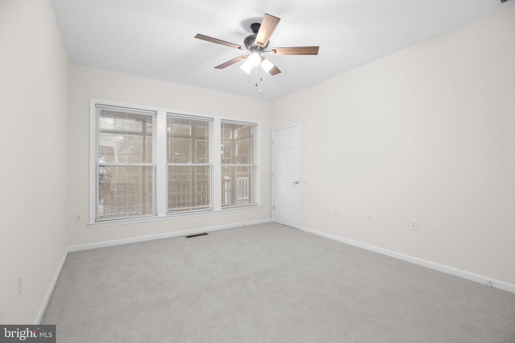 5 BLUEFIELD LANE
