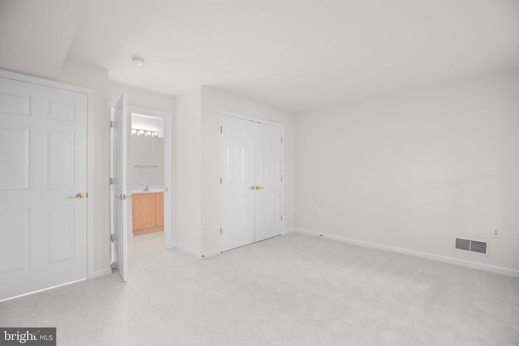 5 BLUEFIELD LANE