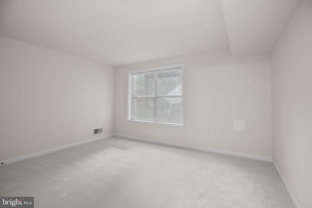 5 BLUEFIELD LANE
