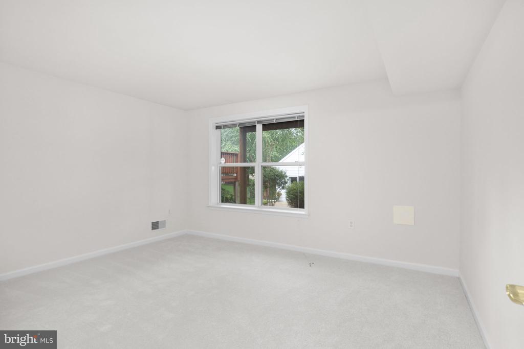 5 BLUEFIELD LANE