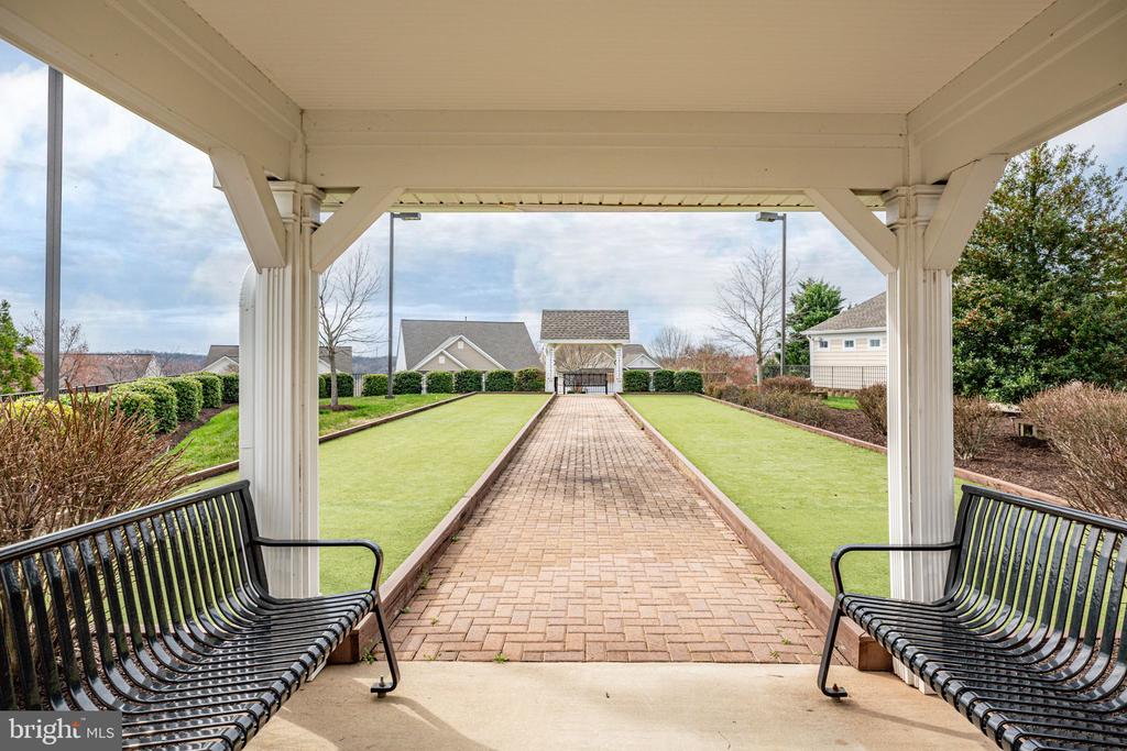 5 BLUEFIELD LANE