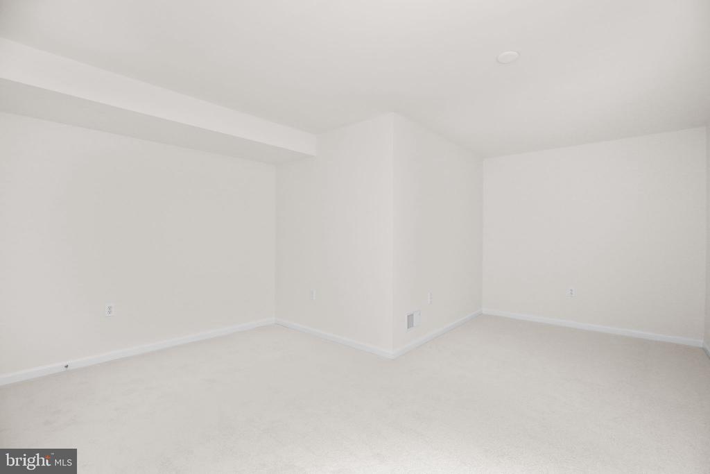 5 BLUEFIELD LANE