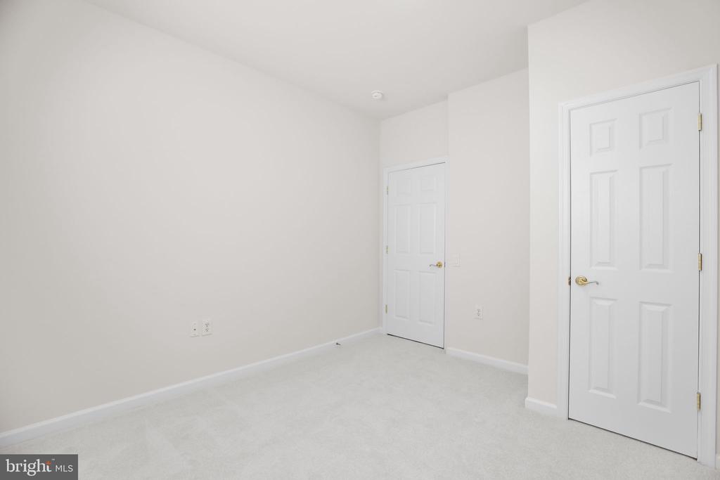 5 BLUEFIELD LANE