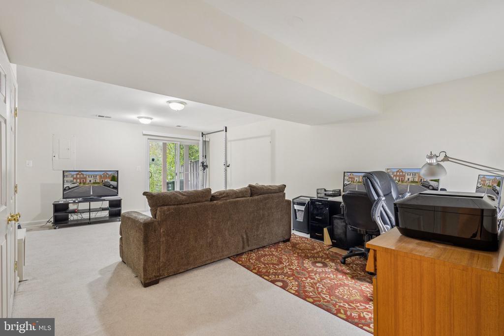 202 HEMLOCK DRIVE