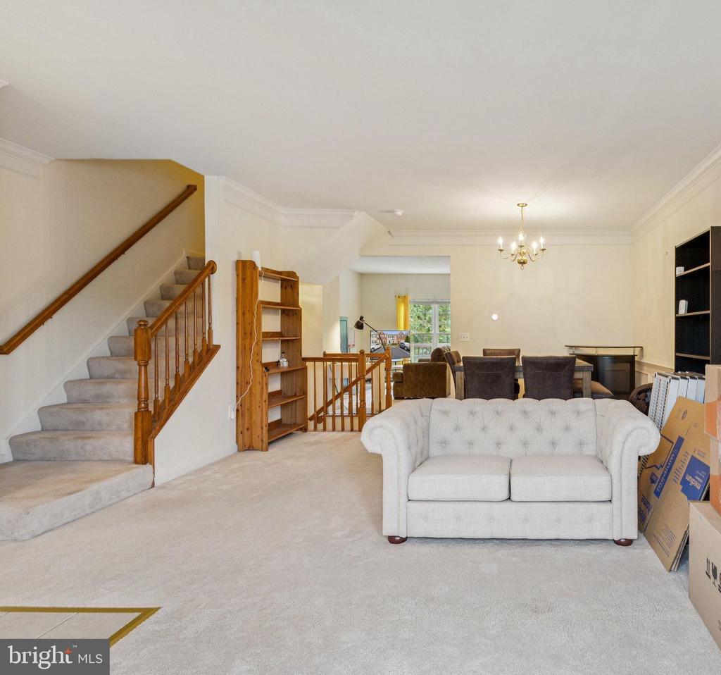202 HEMLOCK DRIVE
