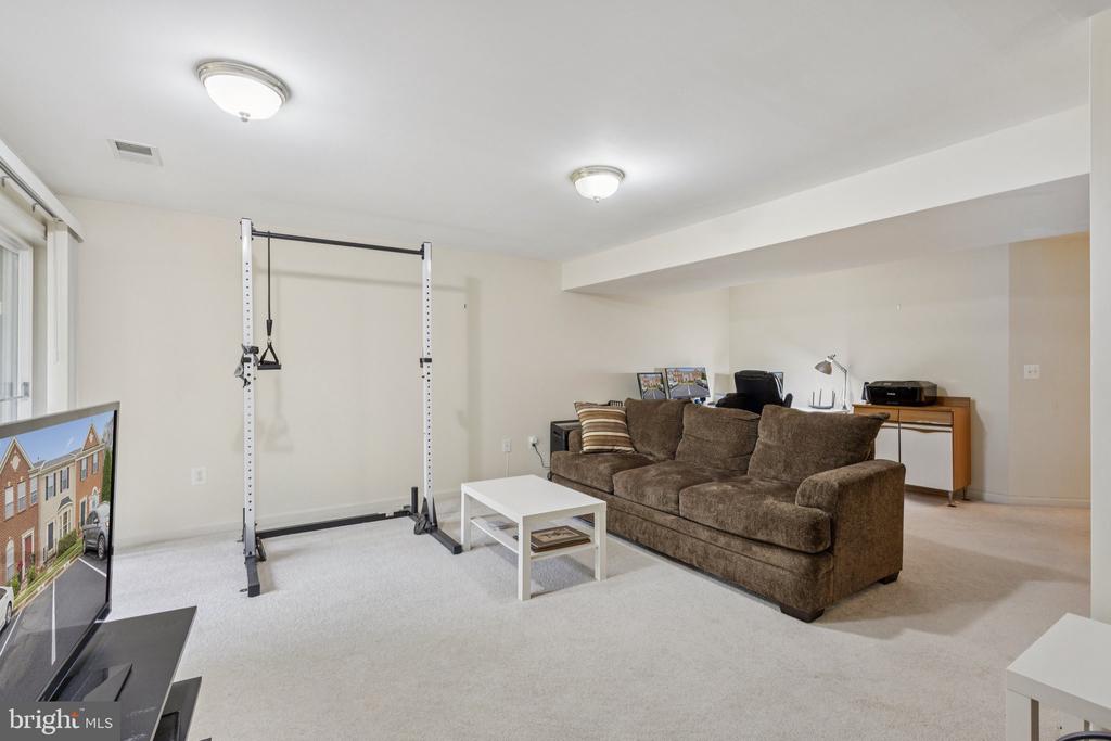 202 HEMLOCK DRIVE