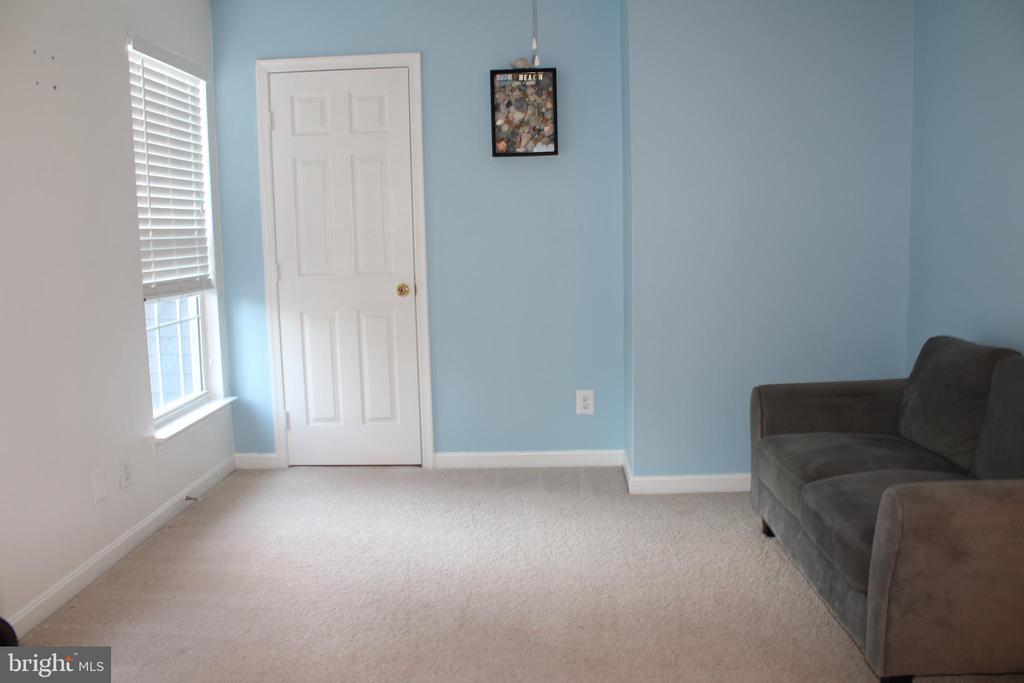 17 STONERIDGE COURT
