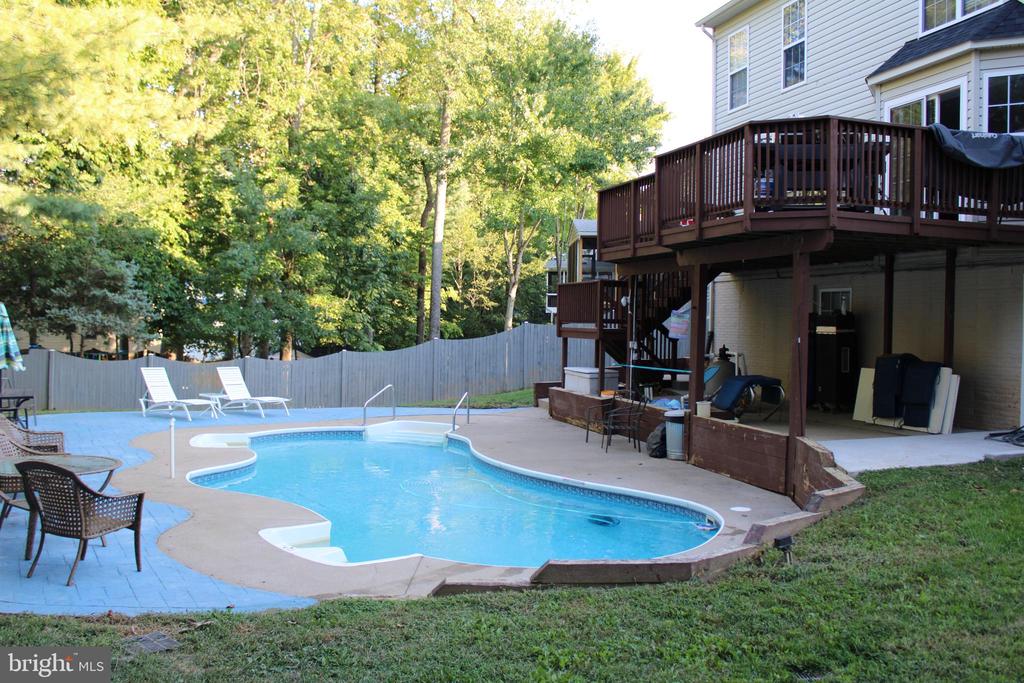 17 STONERIDGE COURT