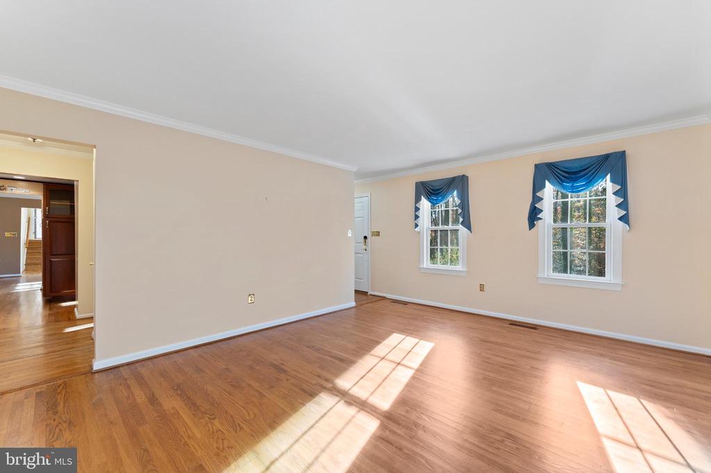 213 SLEEPY HOLLOW TRL