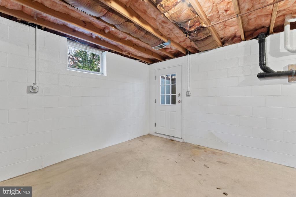 213 SLEEPY HOLLOW TRL
