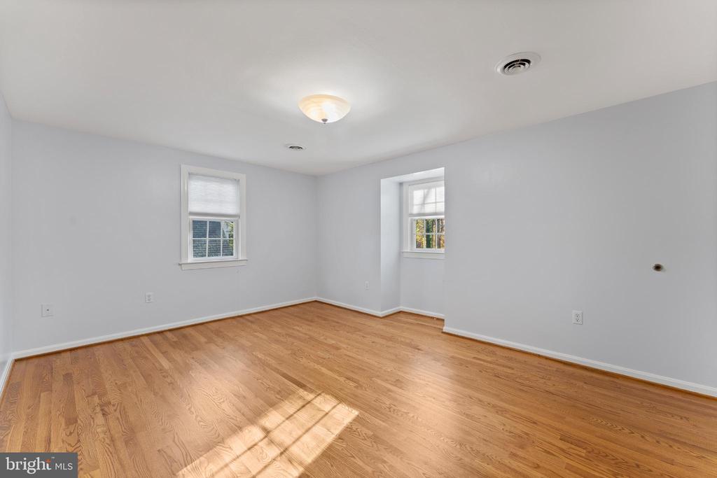 213 SLEEPY HOLLOW TRL
