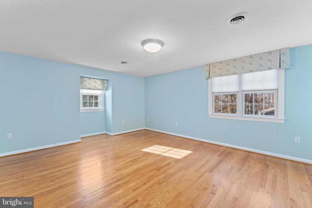213 SLEEPY HOLLOW TRL
