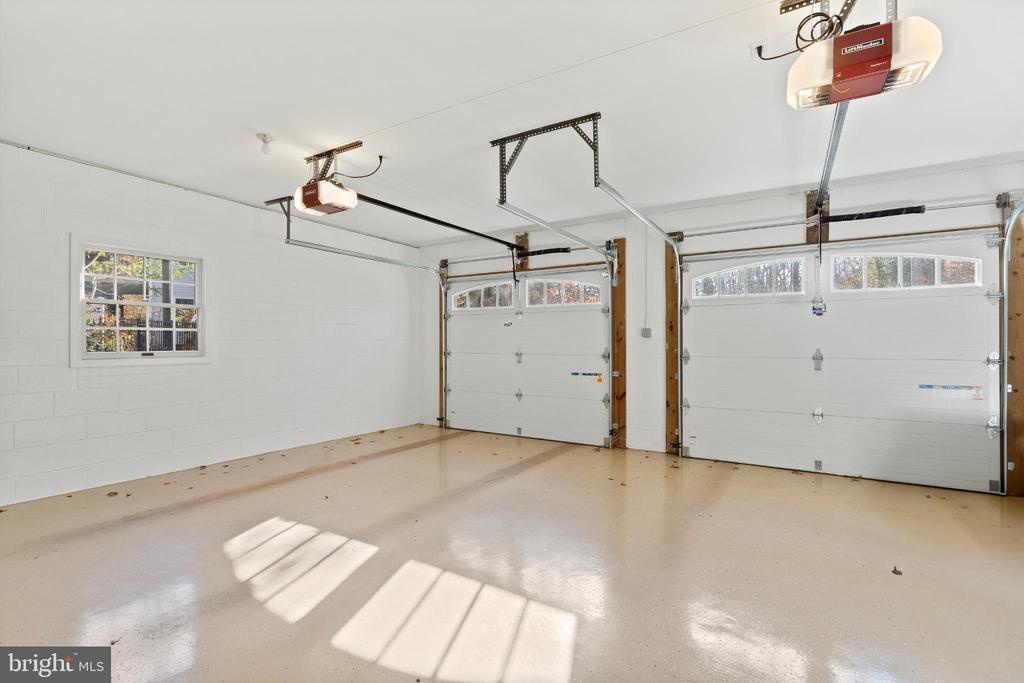 213 SLEEPY HOLLOW TRL