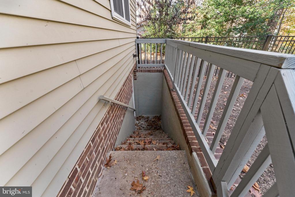 213 SLEEPY HOLLOW TRL