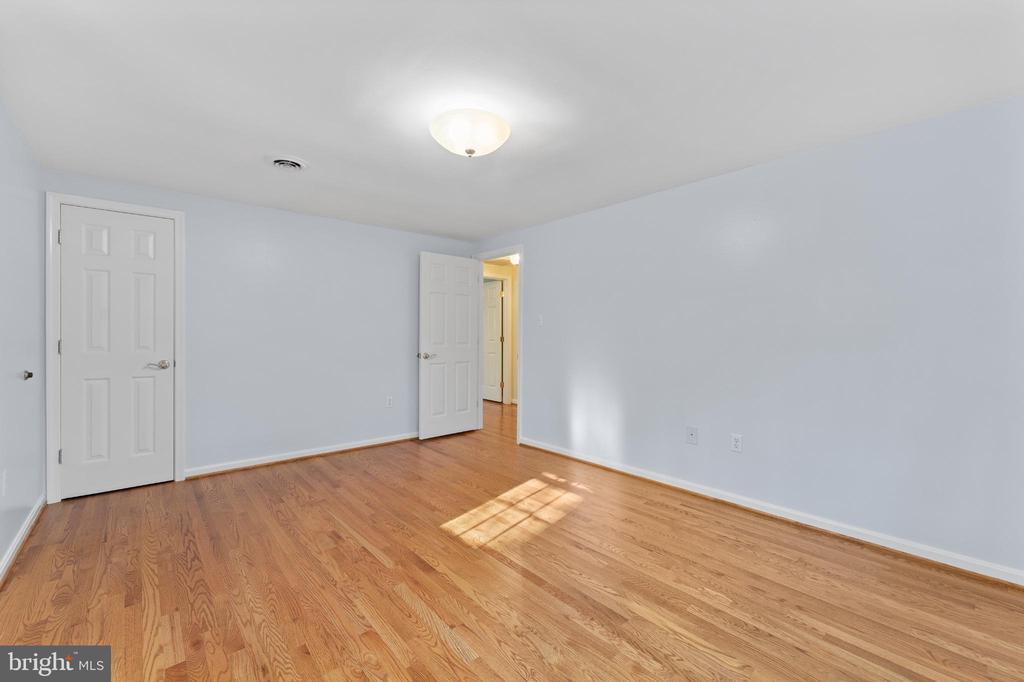 213 SLEEPY HOLLOW TRL