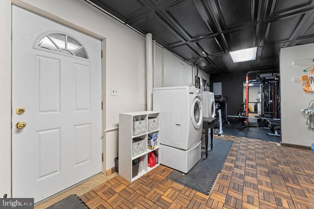 148 OAKWOOD DRIVE