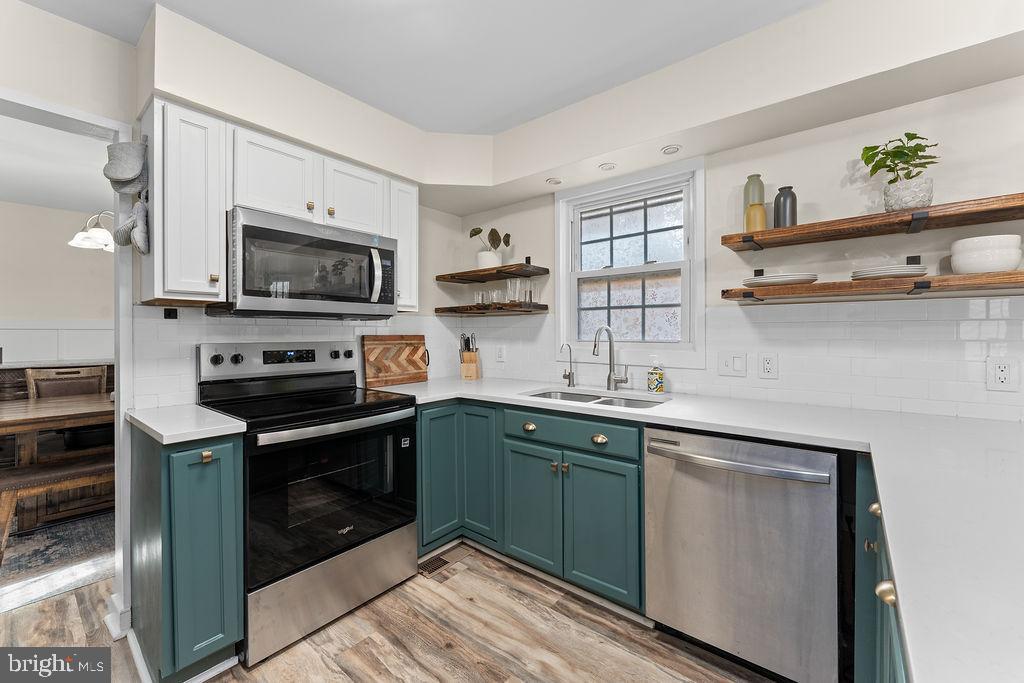 148 OAKWOOD DRIVE