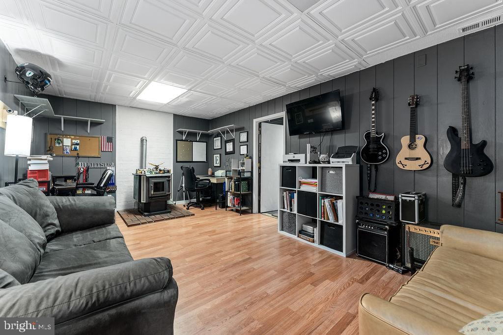148 OAKWOOD DRIVE