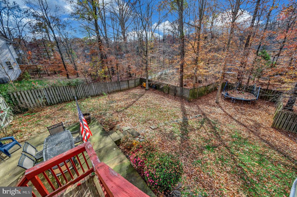 8 OAK CREST COURT