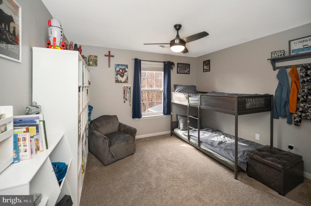 8 OAK CREST COURT