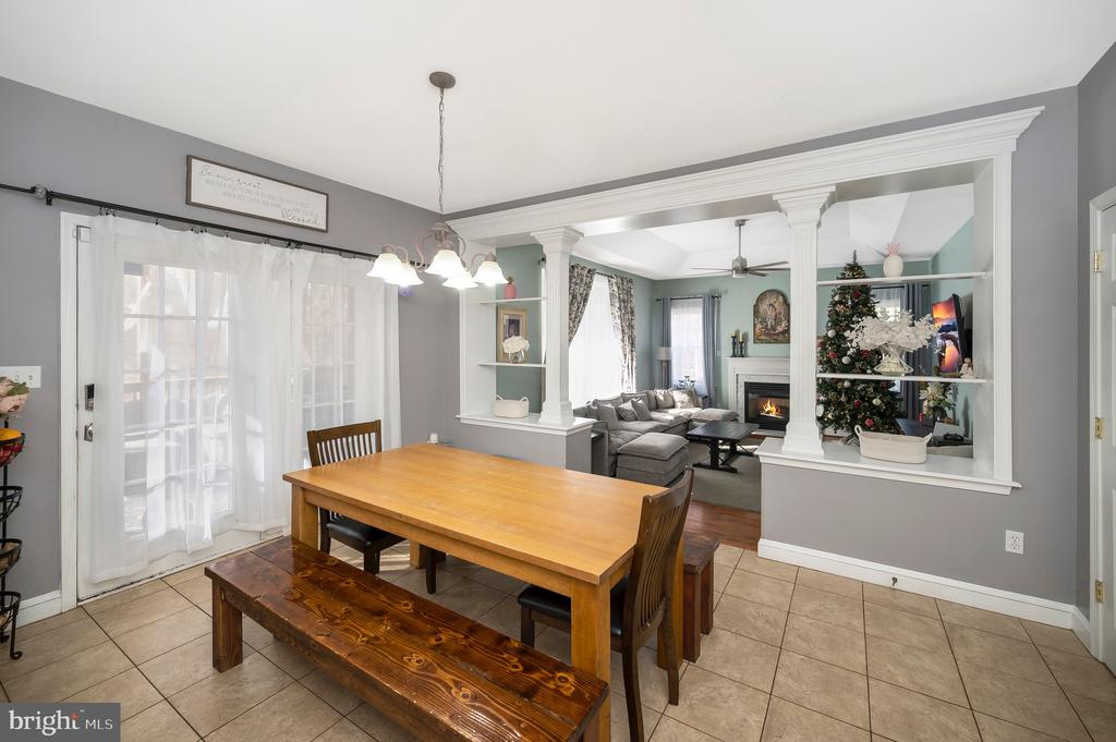 8 OAK CREST COURT