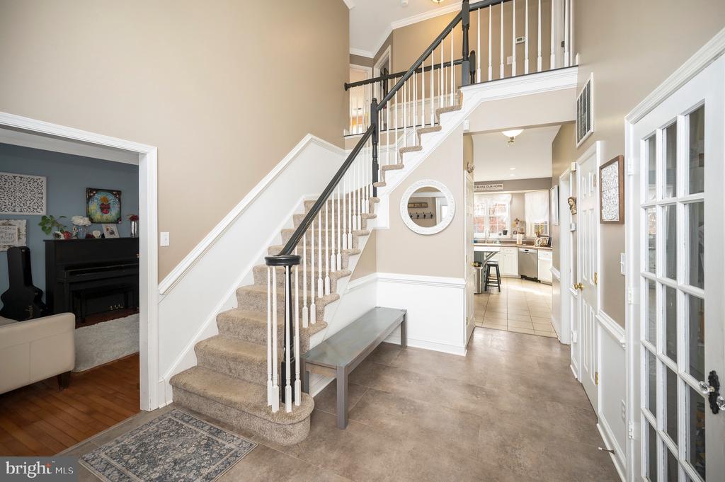 8 OAK CREST COURT