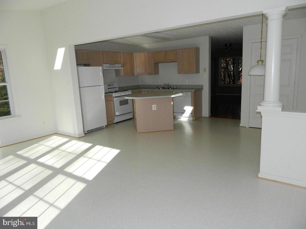 609 KENSINGTON DRIVE