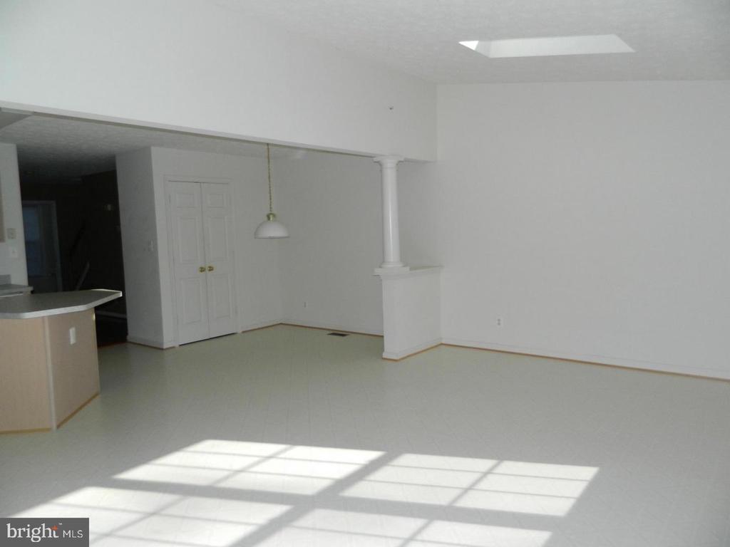 609 KENSINGTON DRIVE