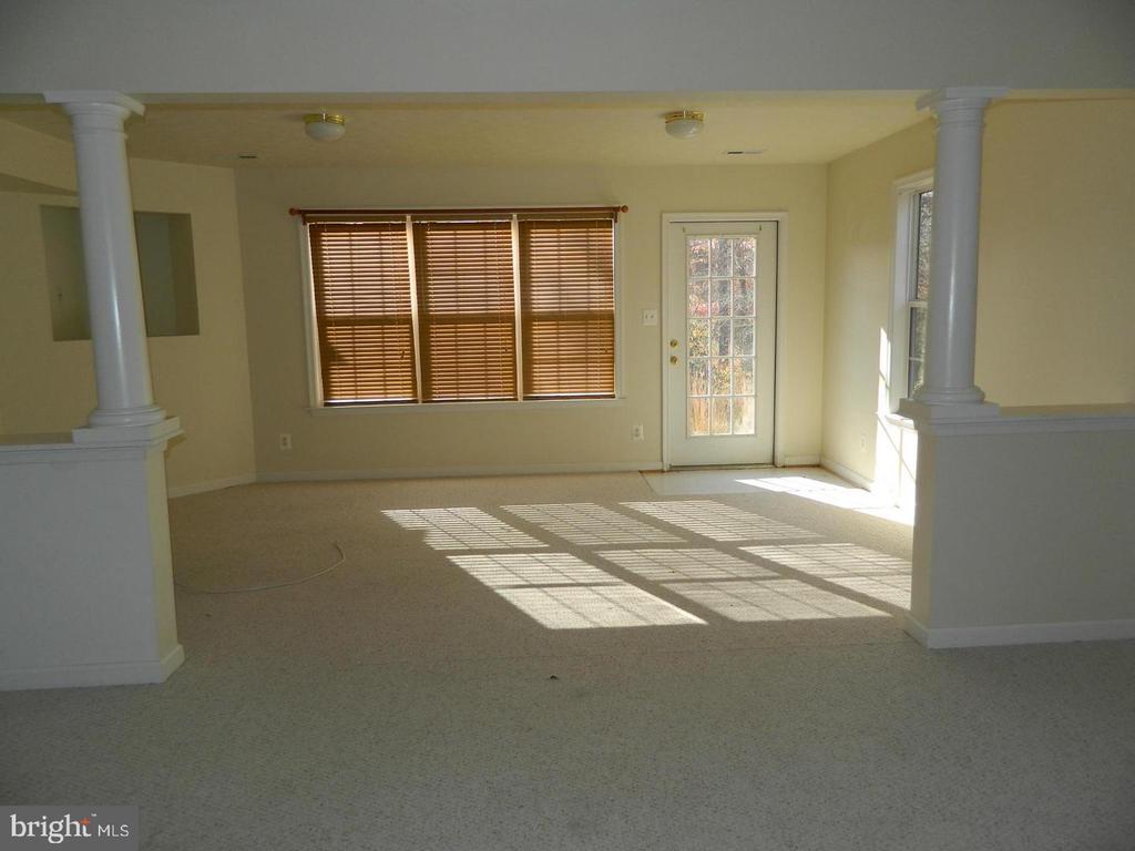 609 KENSINGTON DRIVE