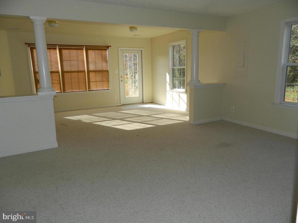 609 KENSINGTON DRIVE