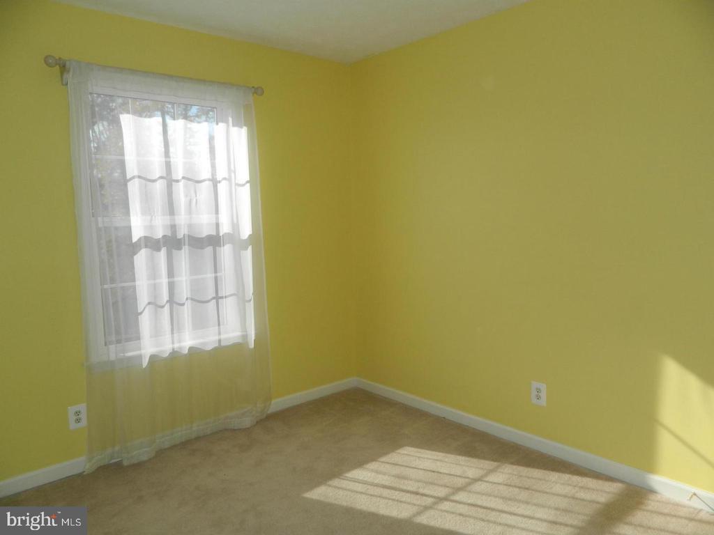 609 KENSINGTON DRIVE