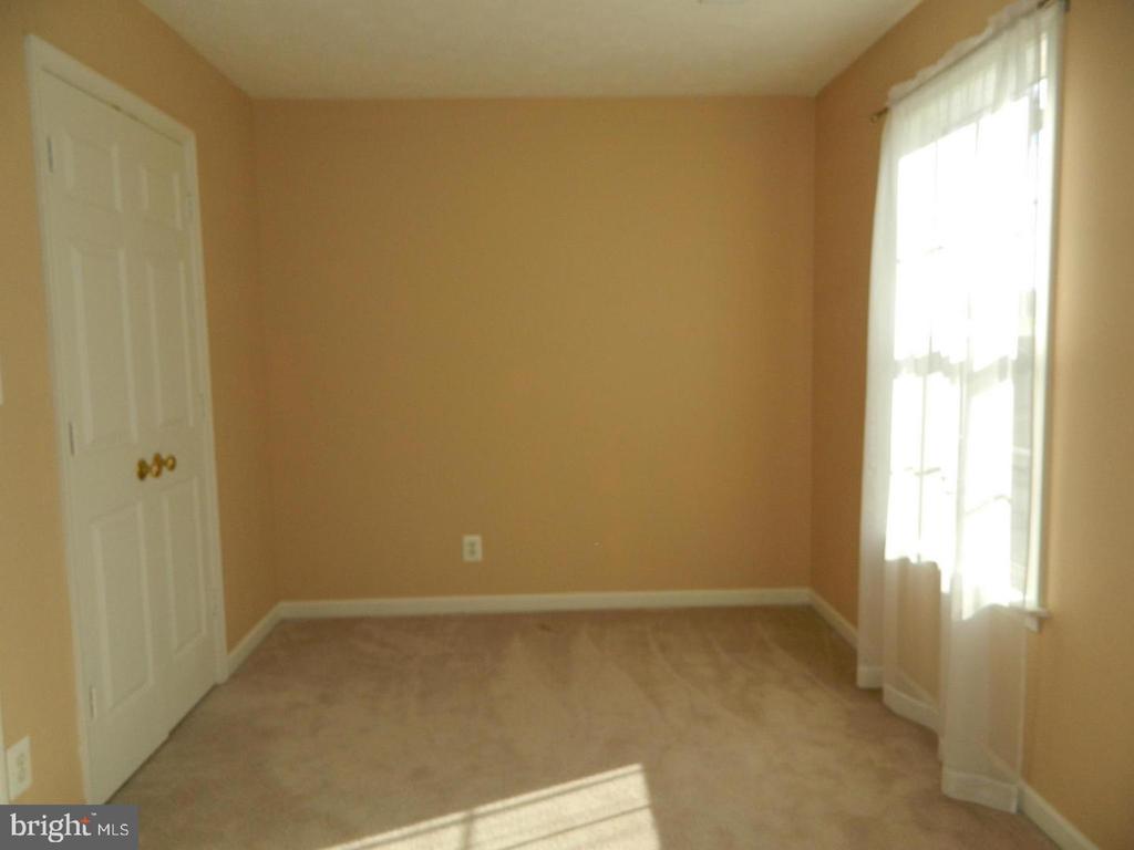 609 KENSINGTON DRIVE